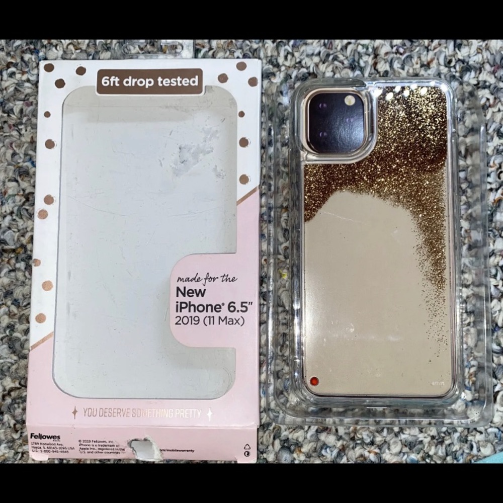 (Open new) Fellowes iPhone 11 Max 6.5” Case Gold Glitter Waterfall
